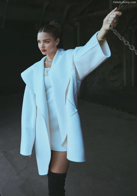 Miranda Kerr photo 15 of 801