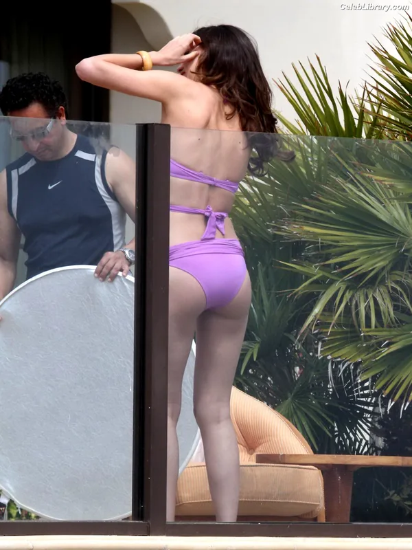 Miranda Kerr photo 5 of 801