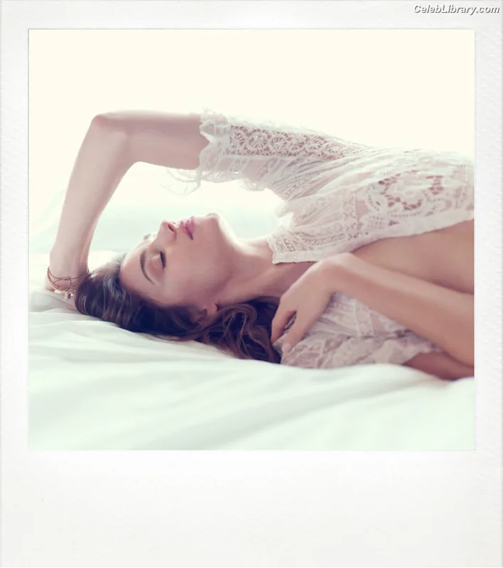 Miranda Kerr photo 11 of 801
