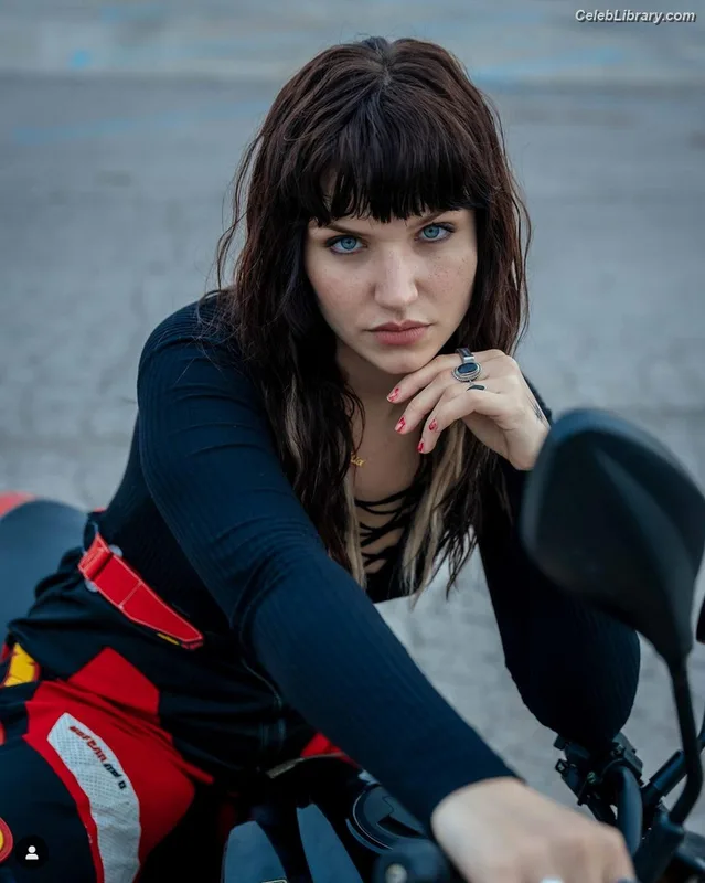 Mirela Balic photo 1 of 56