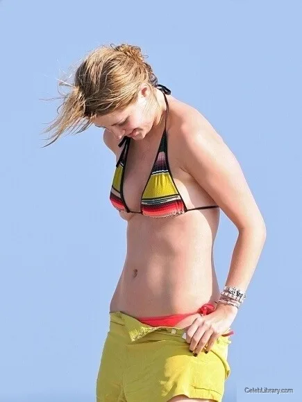Mischa Barton photo 20 of 80