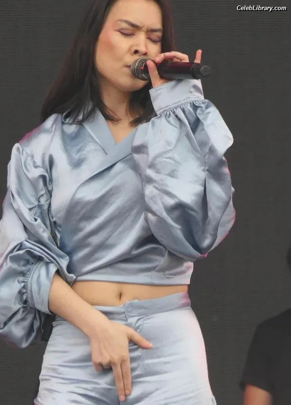 Mitsuki Laycock photo 1 of 43