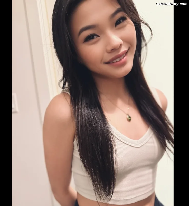 Miya Cech photo 15 of 39