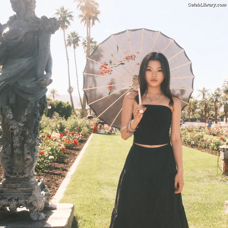 Miya Cech photo 20 of 39