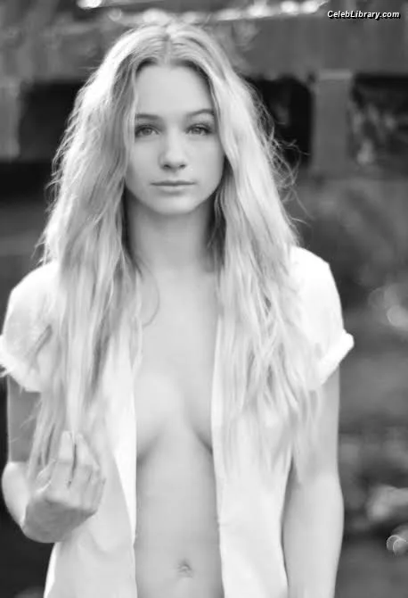 Mollee Gray photo 9 of 23