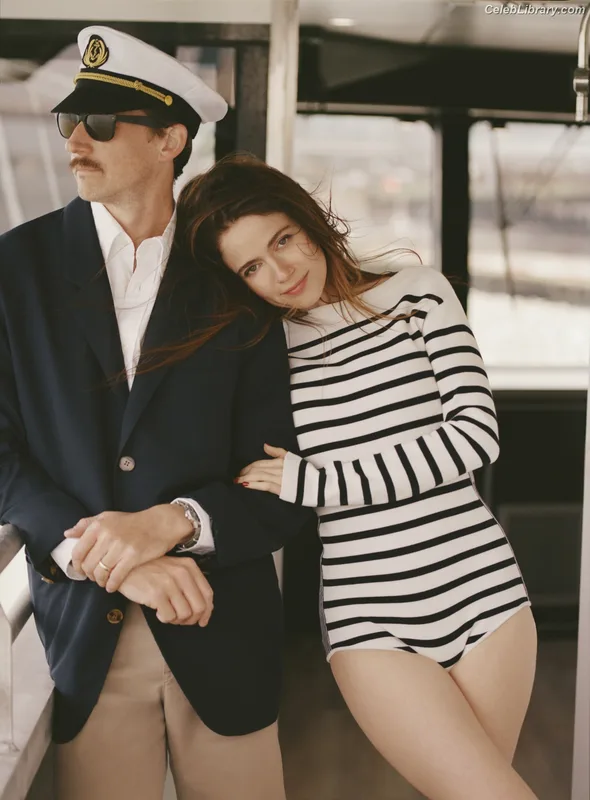 Molly Gordon photo 11 of 352