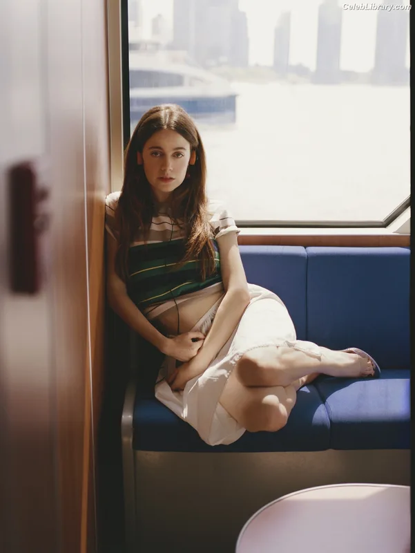 Molly Gordon photo 18 of 352
