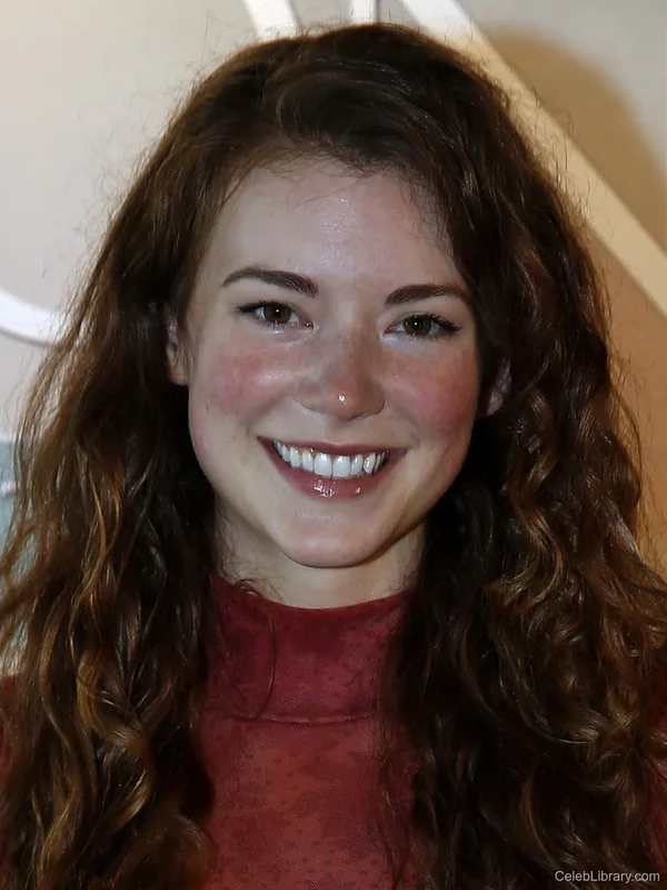 Molly Kunz photo 4 of 35