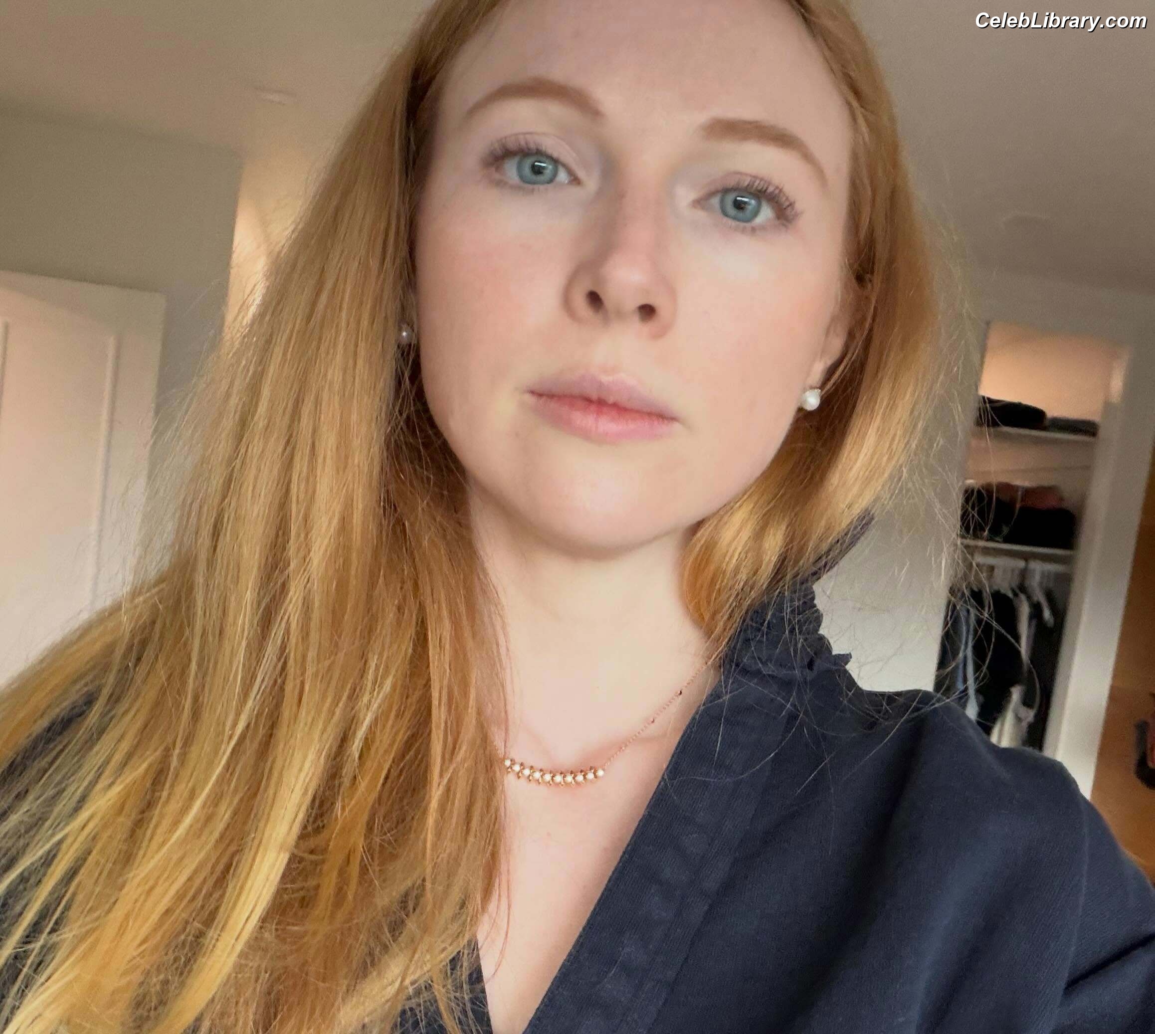 Molly Quinn photo 8 of 149
