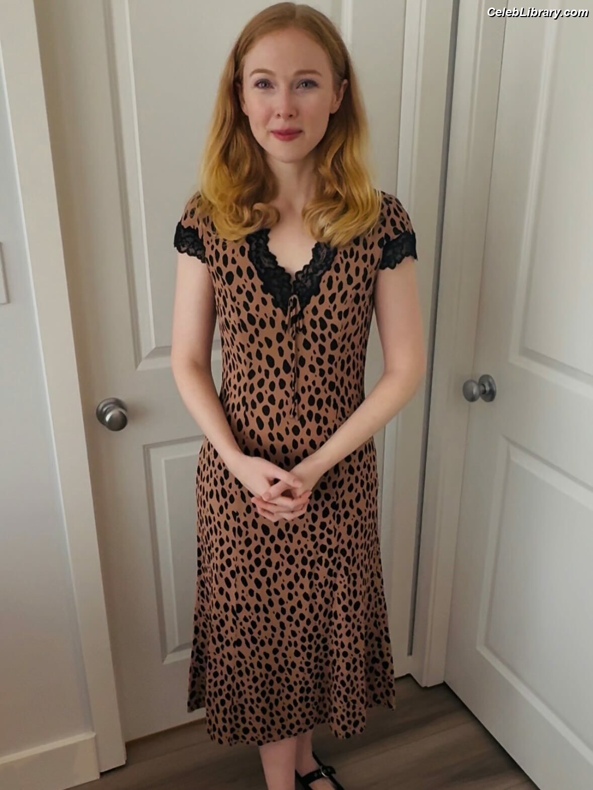 Molly Quinn photo 12 of 149
