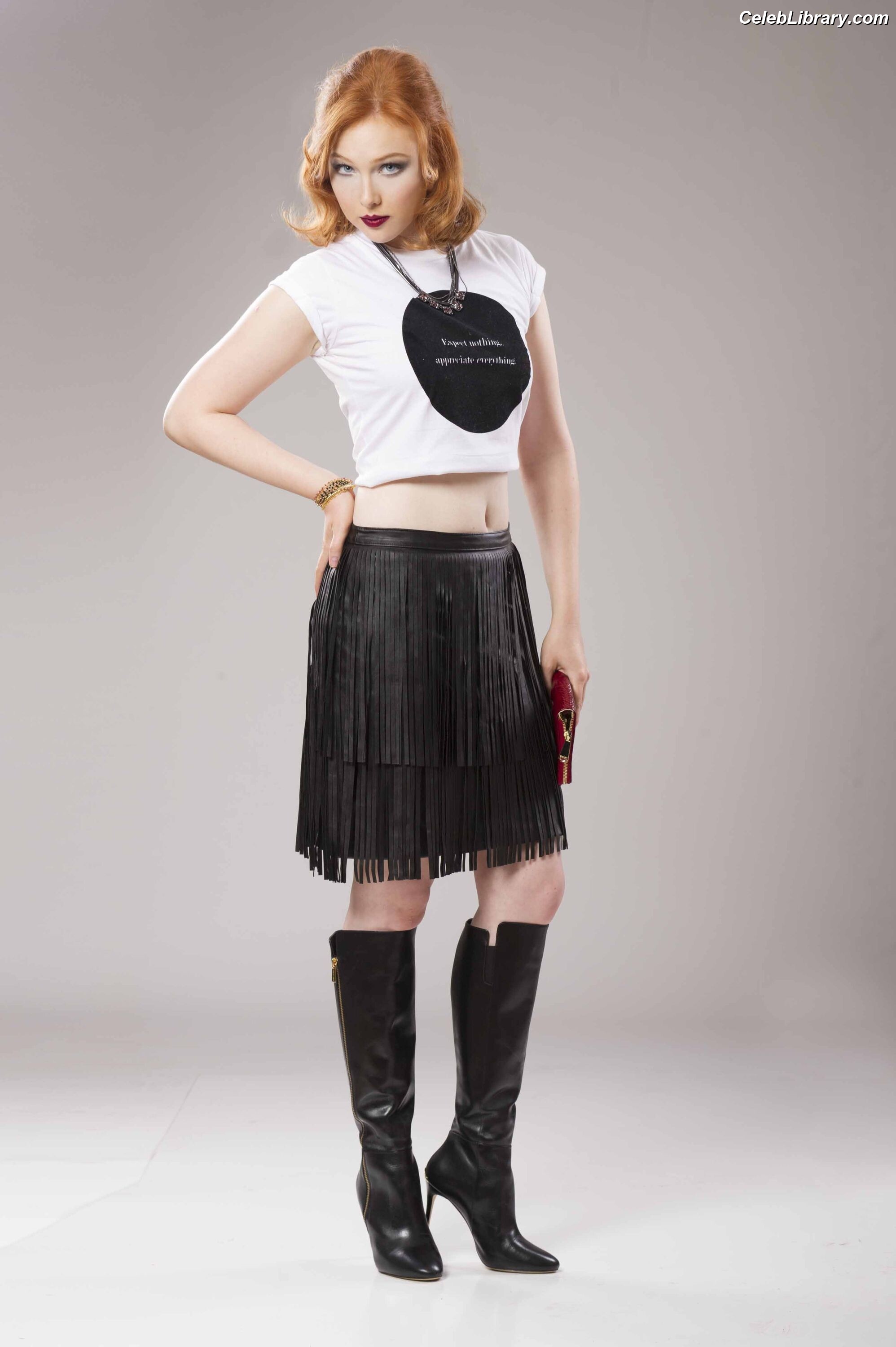 Molly Quinn photo 19 of 149