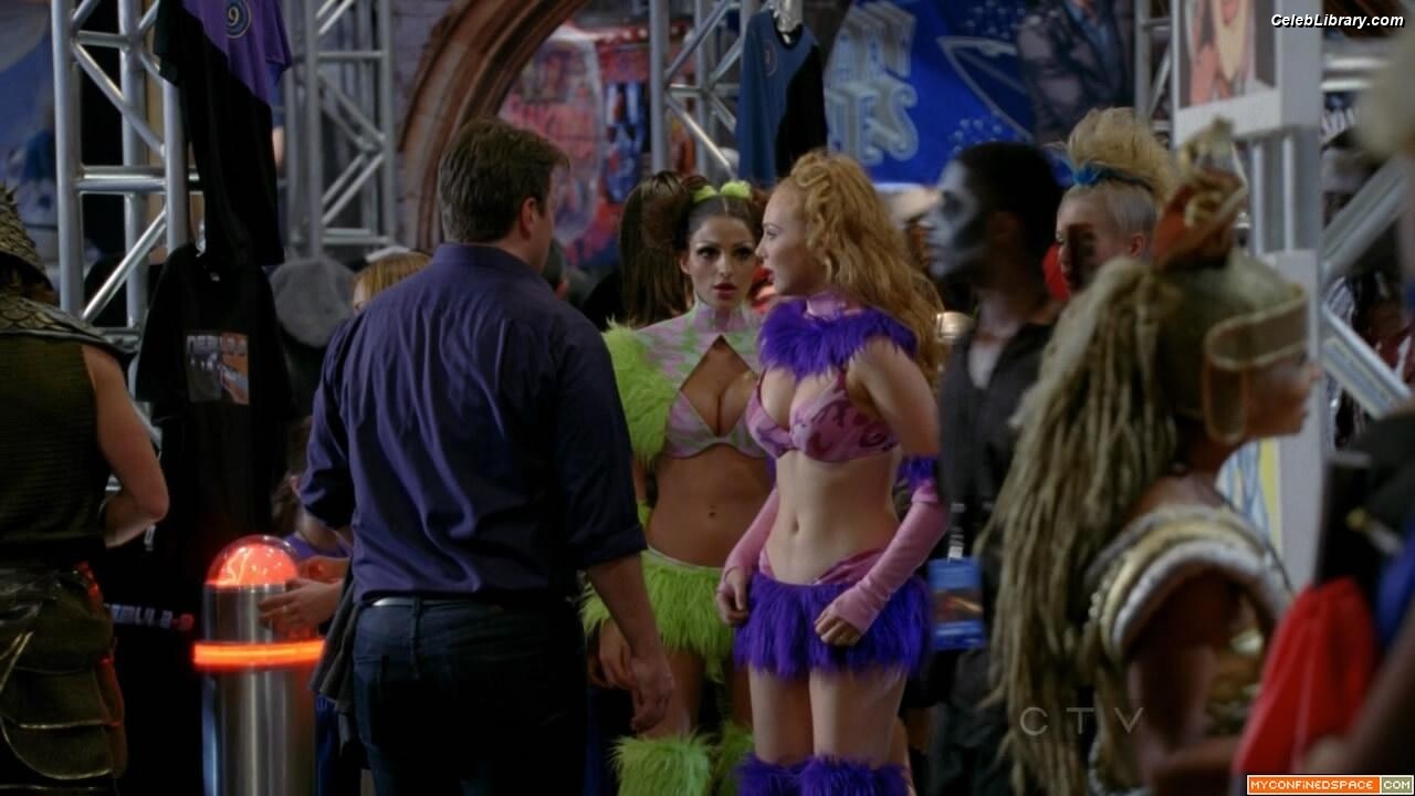 Molly Quinn photo 1 of 149