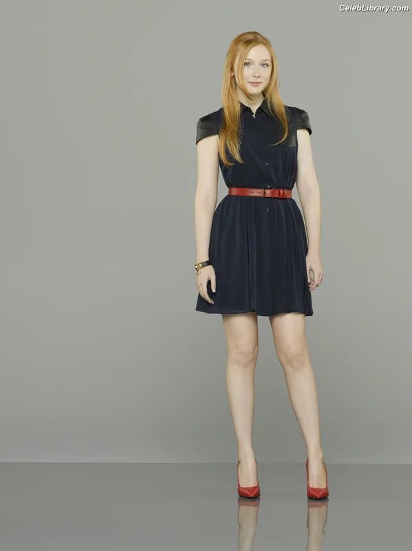 Molly Quinn photo 21 of 149