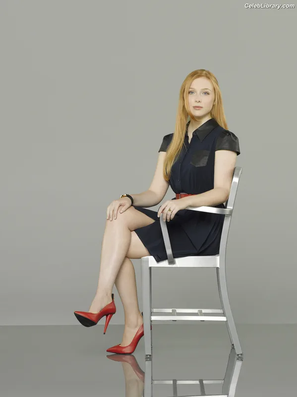 Molly Quinn photo 18 of 149