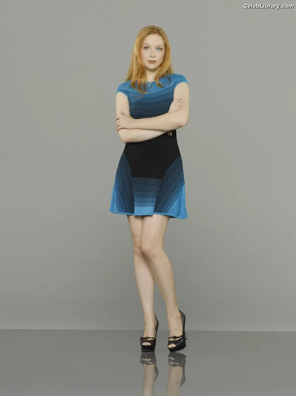 Molly Quinn photo 9 of 149
