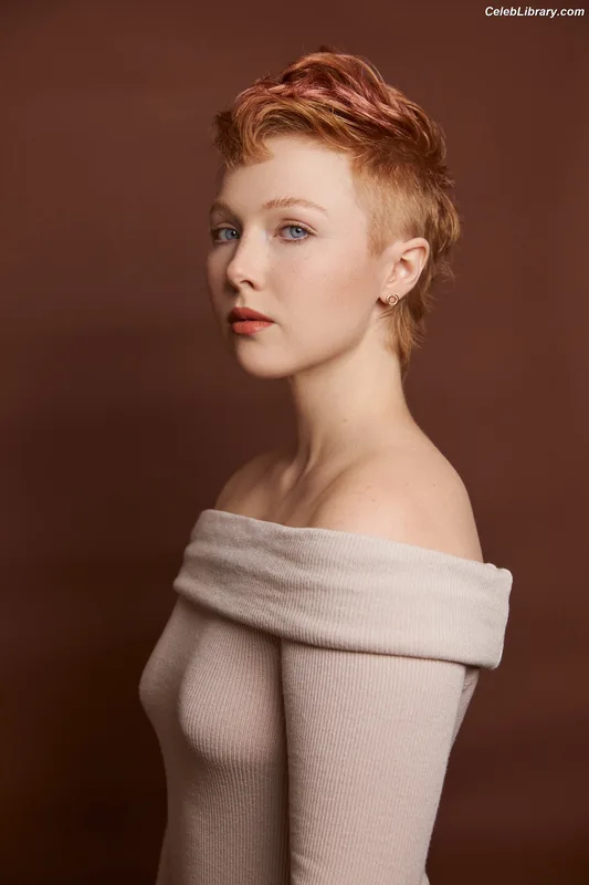 Molly Quinn photo 23 of 149