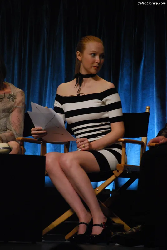 Molly Quinn photo 8 of 149