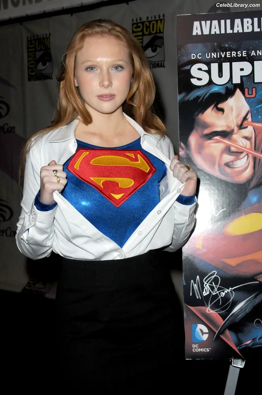 Molly Quinn photo 20 of 149