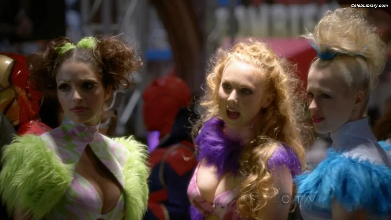 Molly Quinn photo 22 of 149