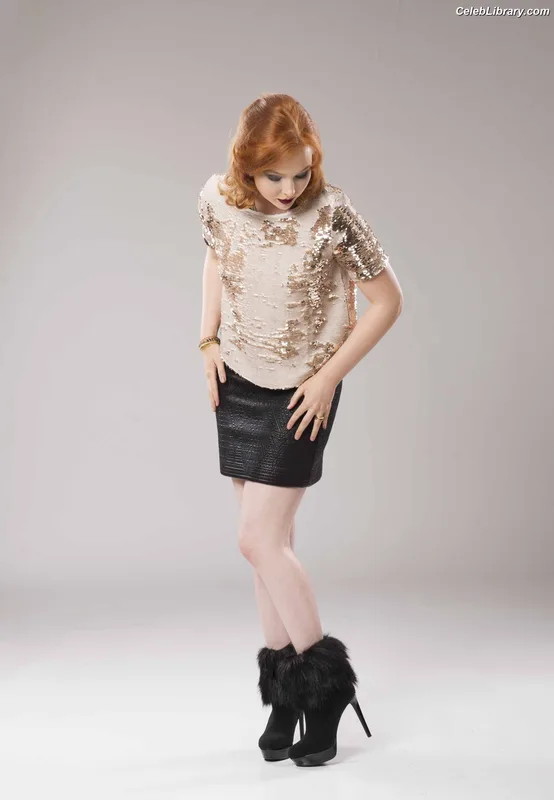 Molly Quinn photo 1 of 149