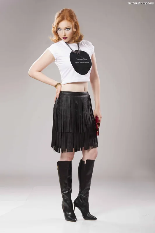 Molly Quinn photo 3 of 149
