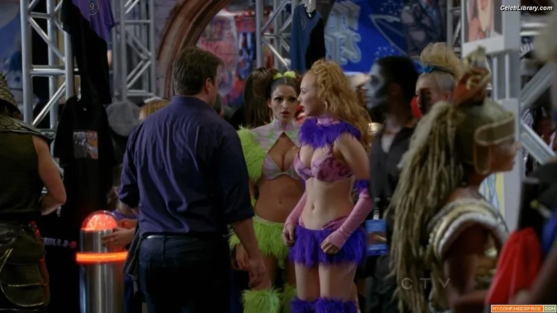 Molly Quinn photo 15 of 149