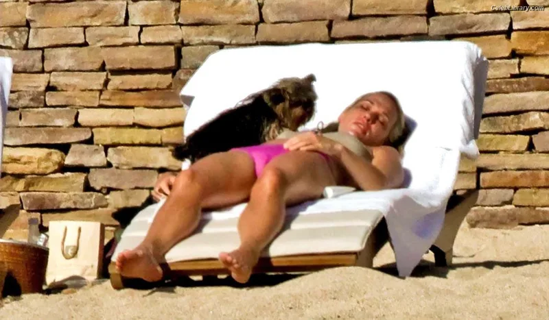 Molly Sims photo 1 of 147