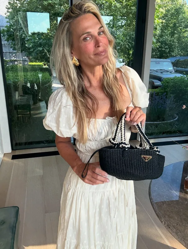 Molly Sims photo 11 of 147