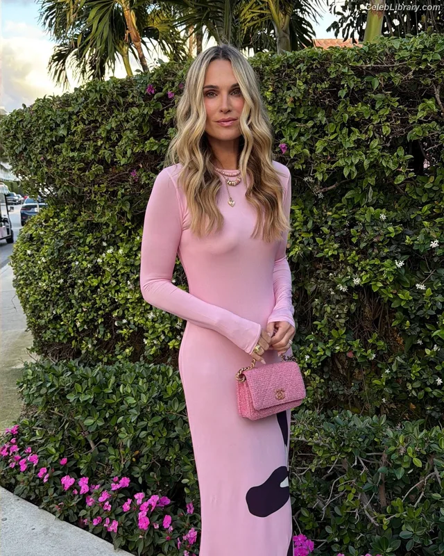 Molly Sims photo 13 of 147