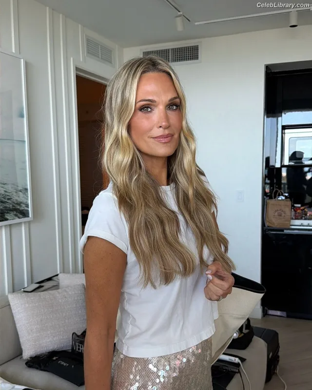Molly Sims photo 21 of 147