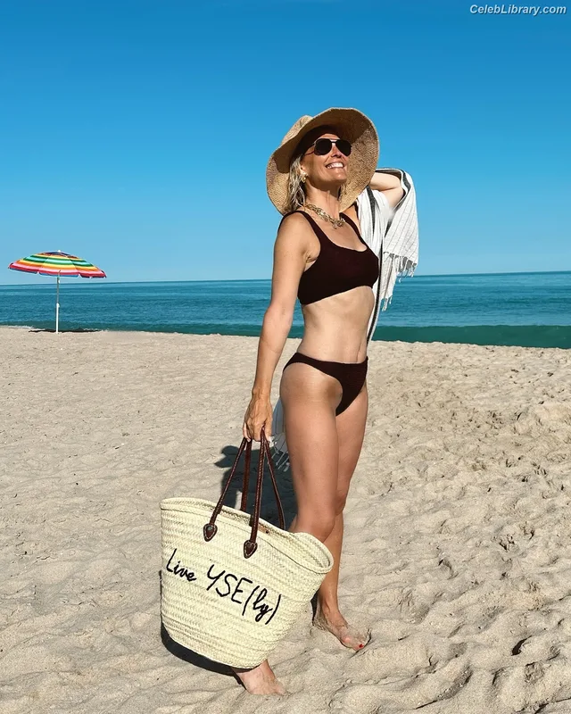Molly Sims photo 12 of 147