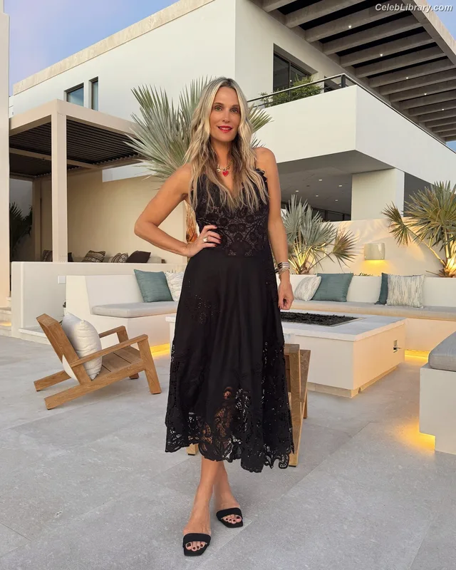 Molly Sims photo 21 of 147