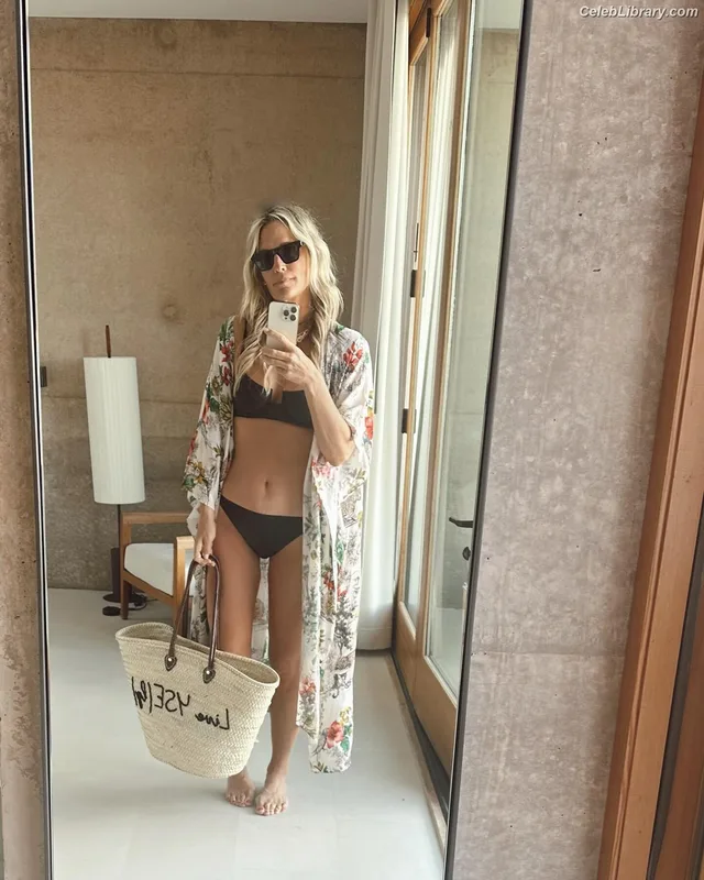 Molly Sims photo 16 of 147