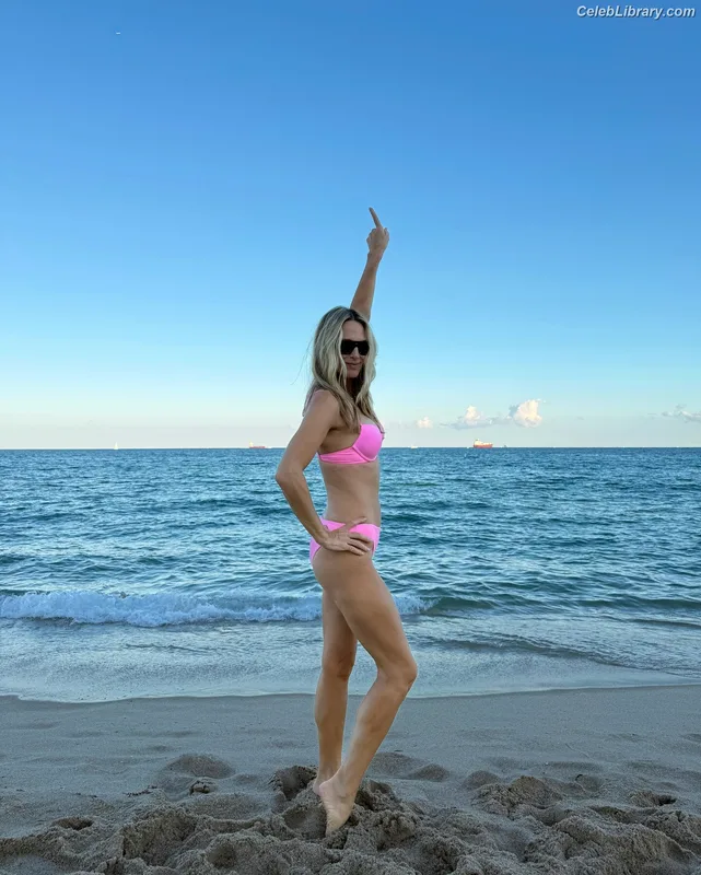 Molly Sims photo 21 of 147