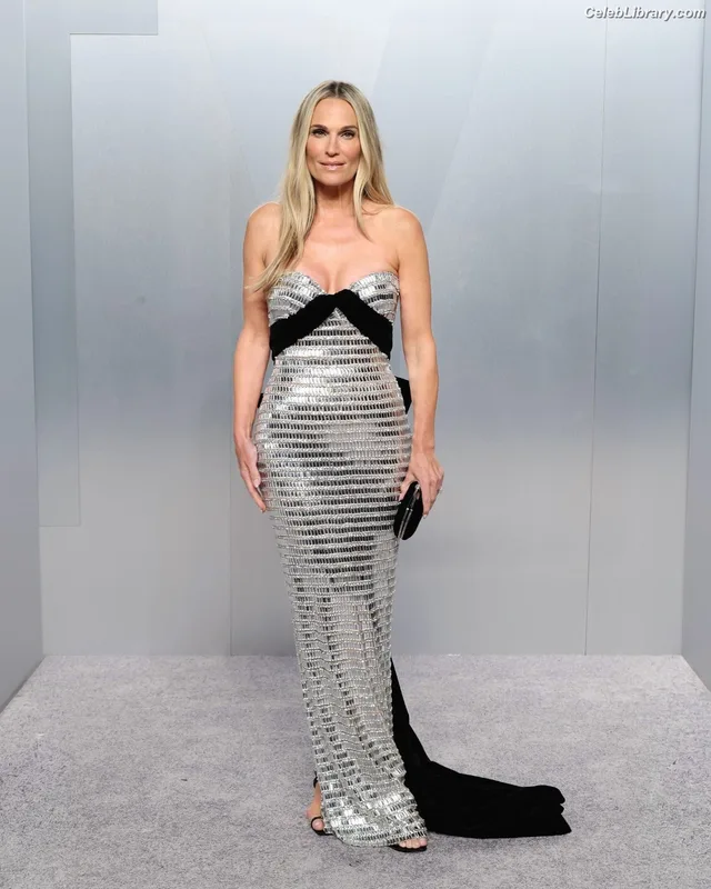 Molly Sims photo 11 of 147