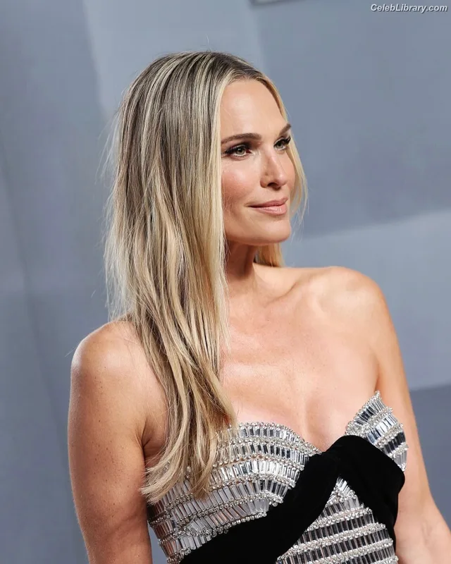 Molly Sims photo 17 of 147