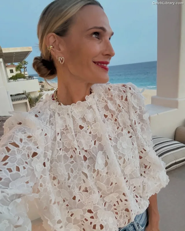 Molly Sims photo 18 of 147