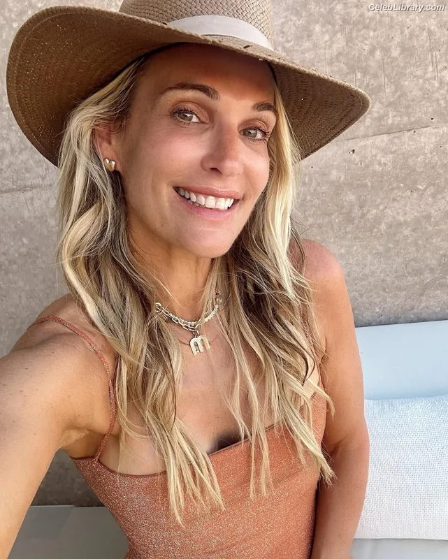 Molly Sims photo 1 of 147