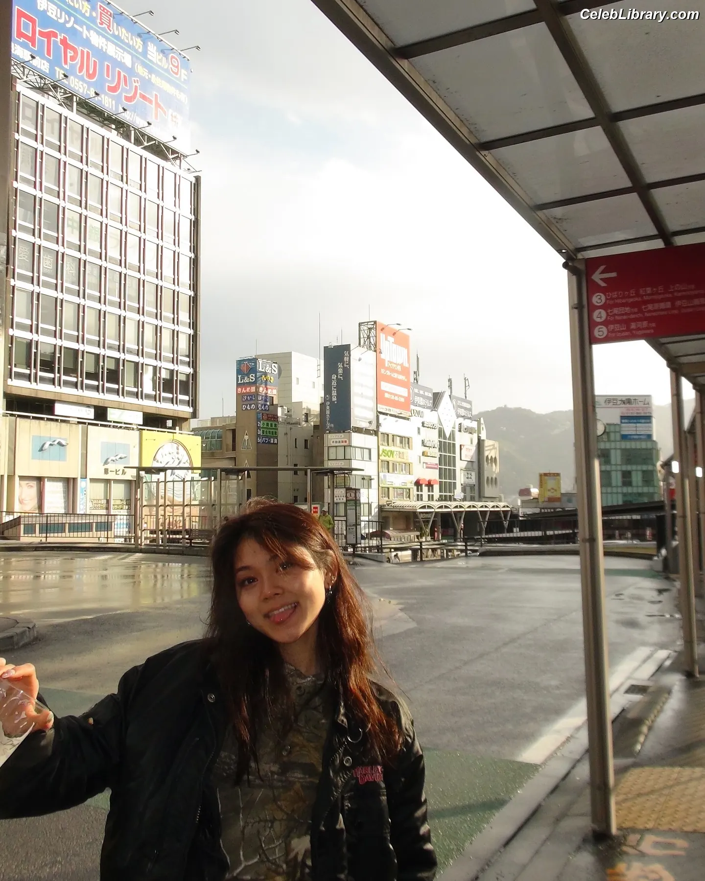 Momona Tamada photo 1 of 51