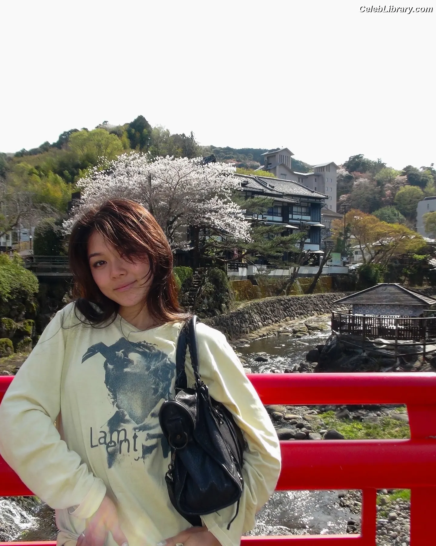 Momona Tamada photo 3 of 51