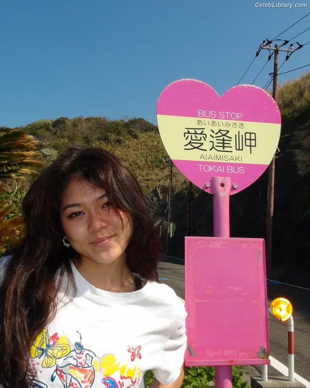 Momona Tamada photo 24 of 52