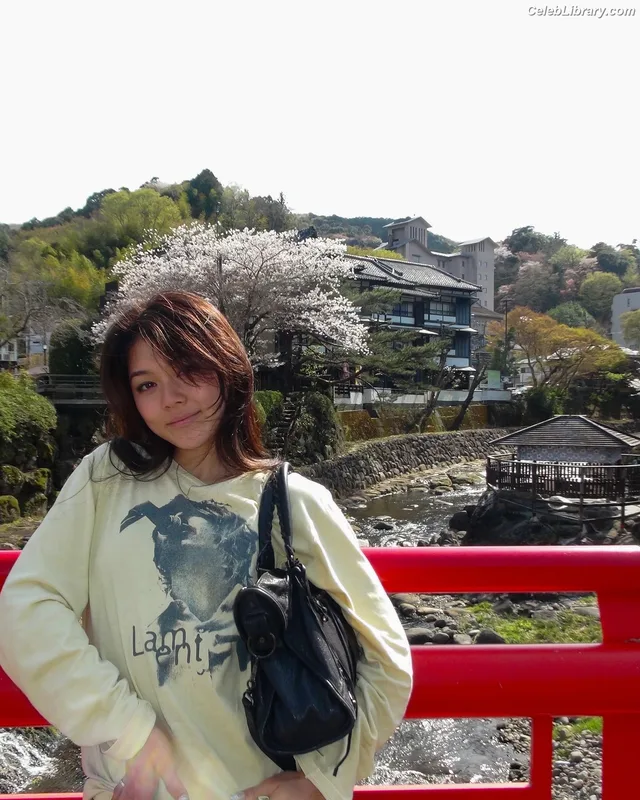 Momona Tamada photo 3 of 52