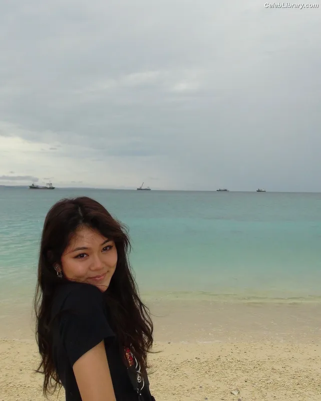 Momona Tamada photo 4 of 52