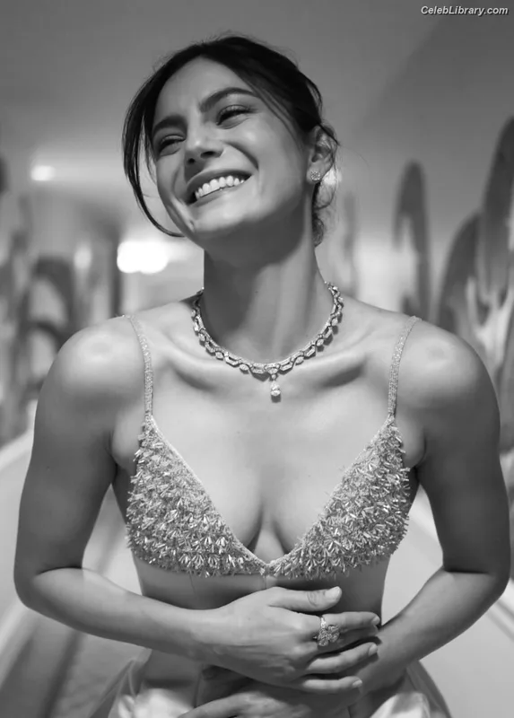 monica barbaro photo 4 of 740