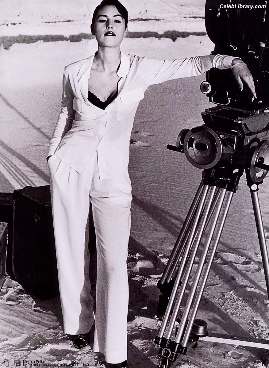 Monica Bellucci photo 20 of 1359