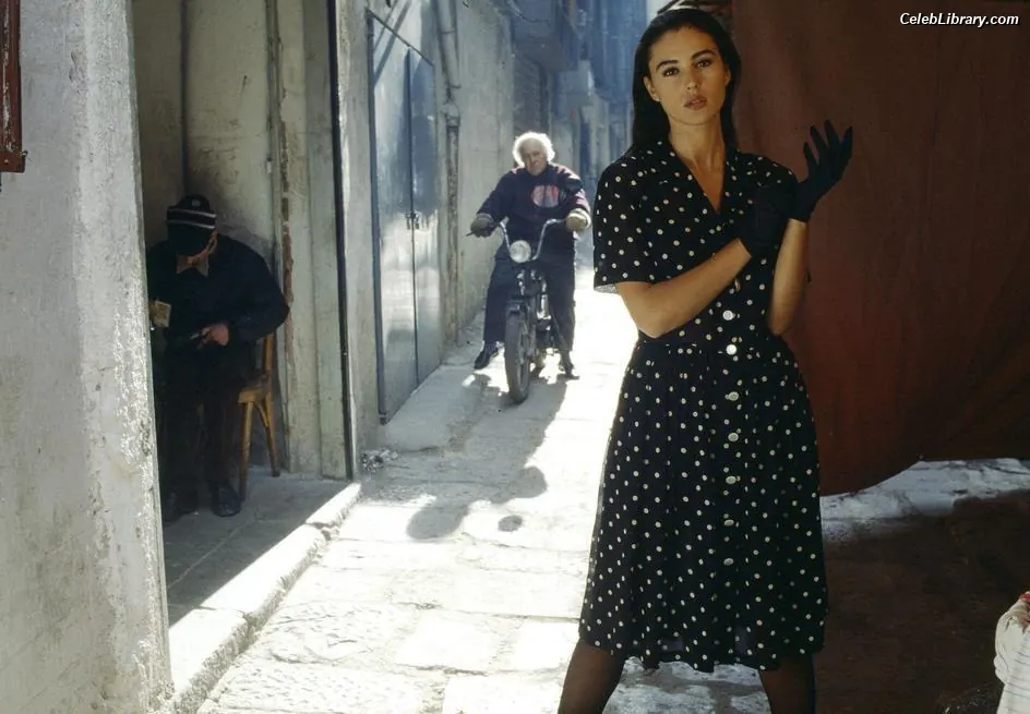 Monica Bellucci photo 10 of 1359