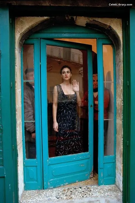 Monica Bellucci photo 18 of 1359