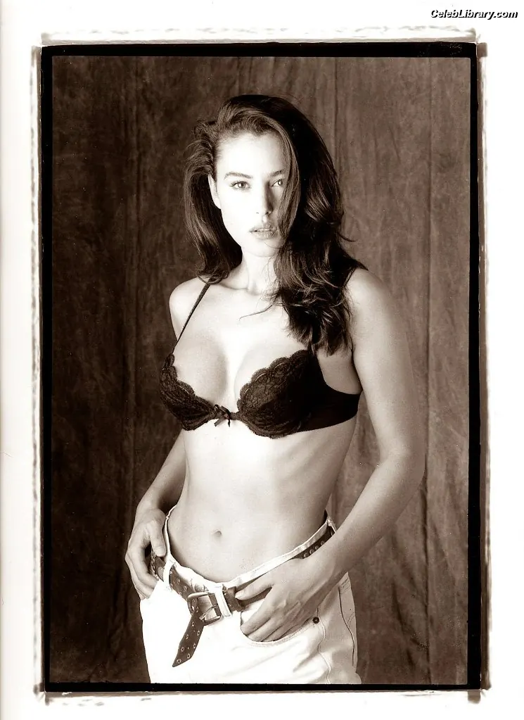Monica Bellucci photo 22 of 1359