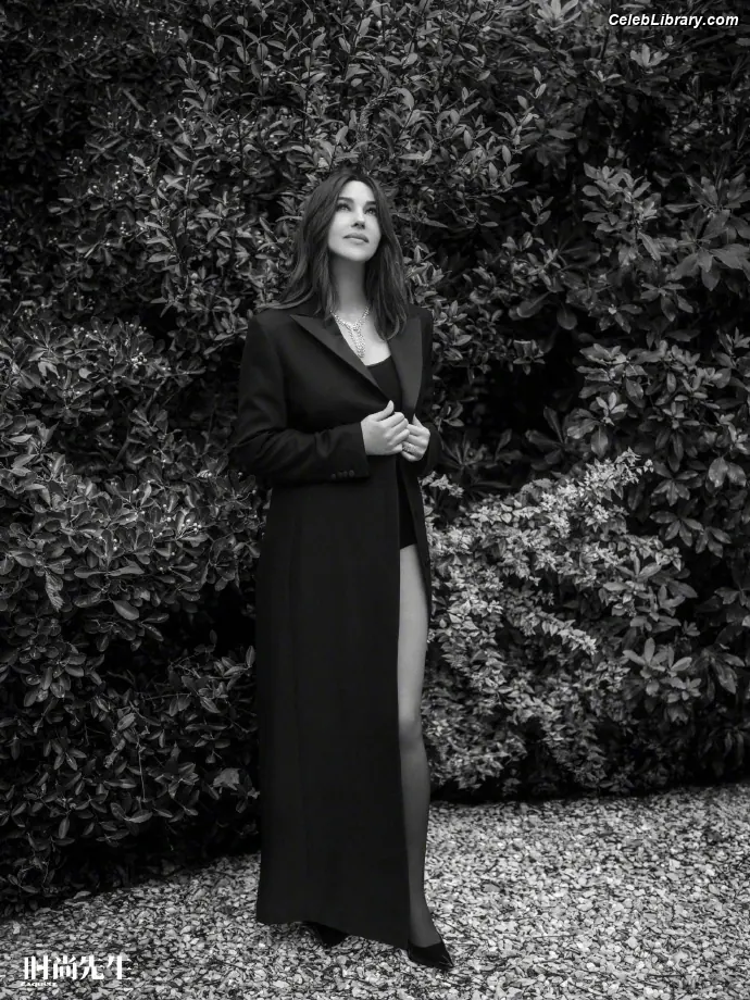 Monica Bellucci photo 7 of 1359