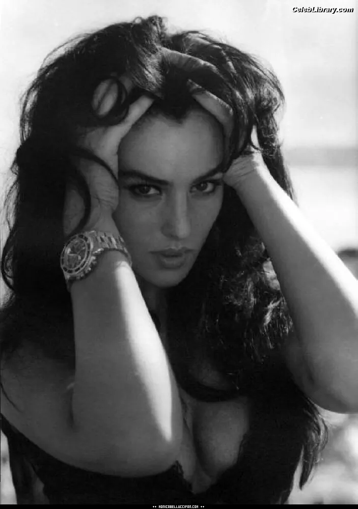 Monica Bellucci photo 24 of 1359